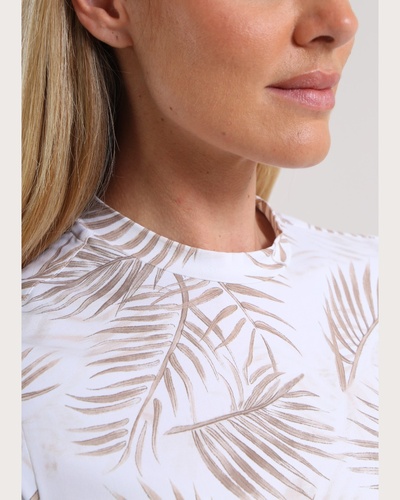 ライトベージュ