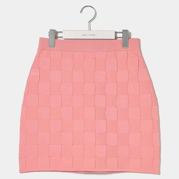 サーモンピンク