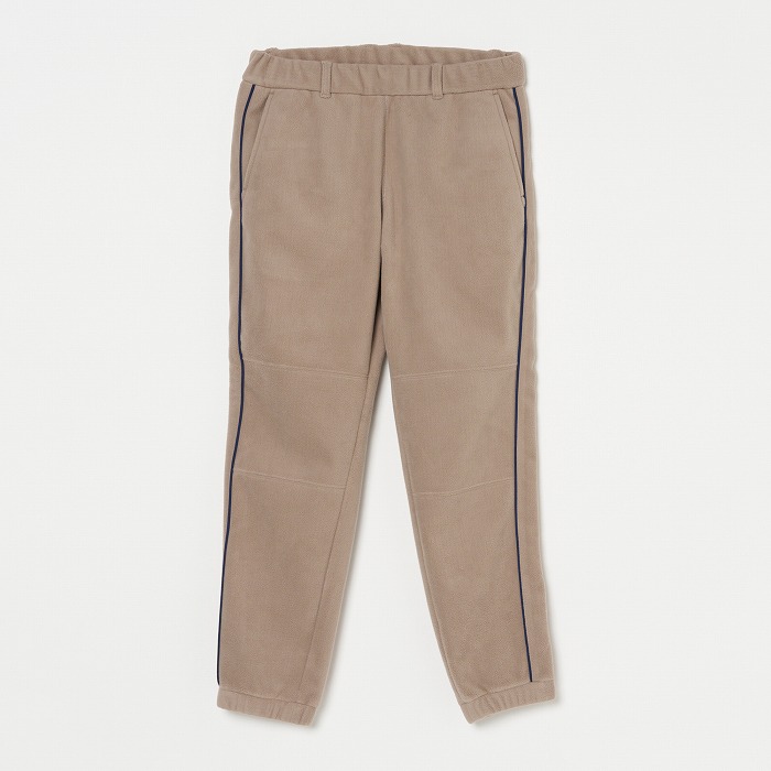ベージュ