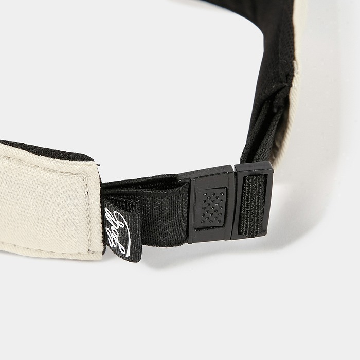 ライトベージュ