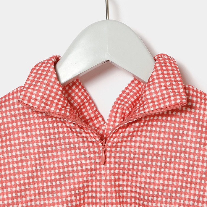 サーモンピンク