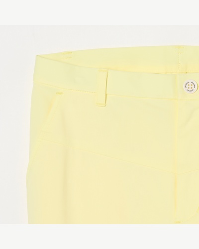 ライトイエロー