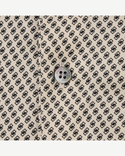 ライトベージュ