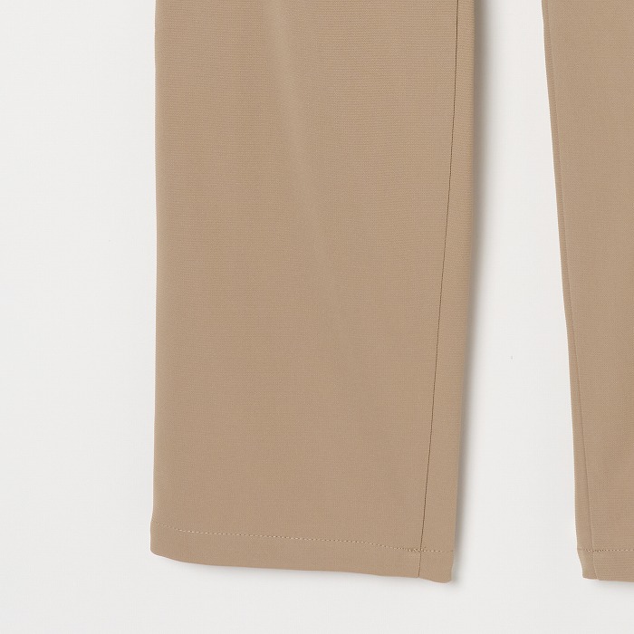 ライトブラウン