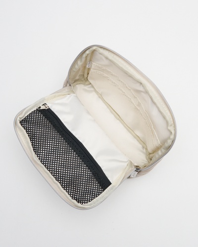 ライトベージュ