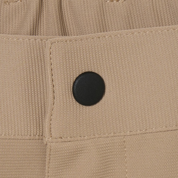 ライトブラウン