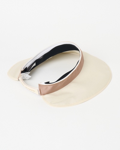 ライトベージュ