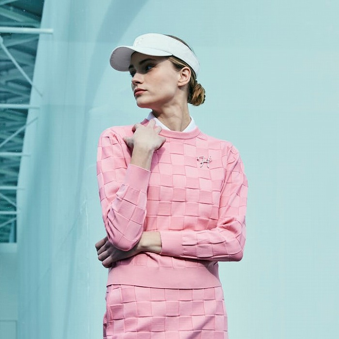 サーモンピンク