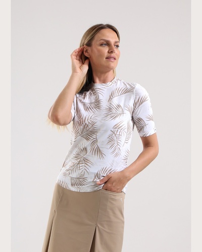 ライトベージュ