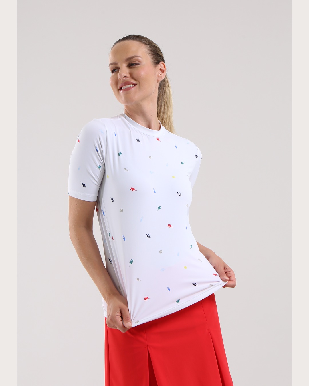 CHERVO（シェルボ）シーズナルプリント柄ハイネックTシャツ