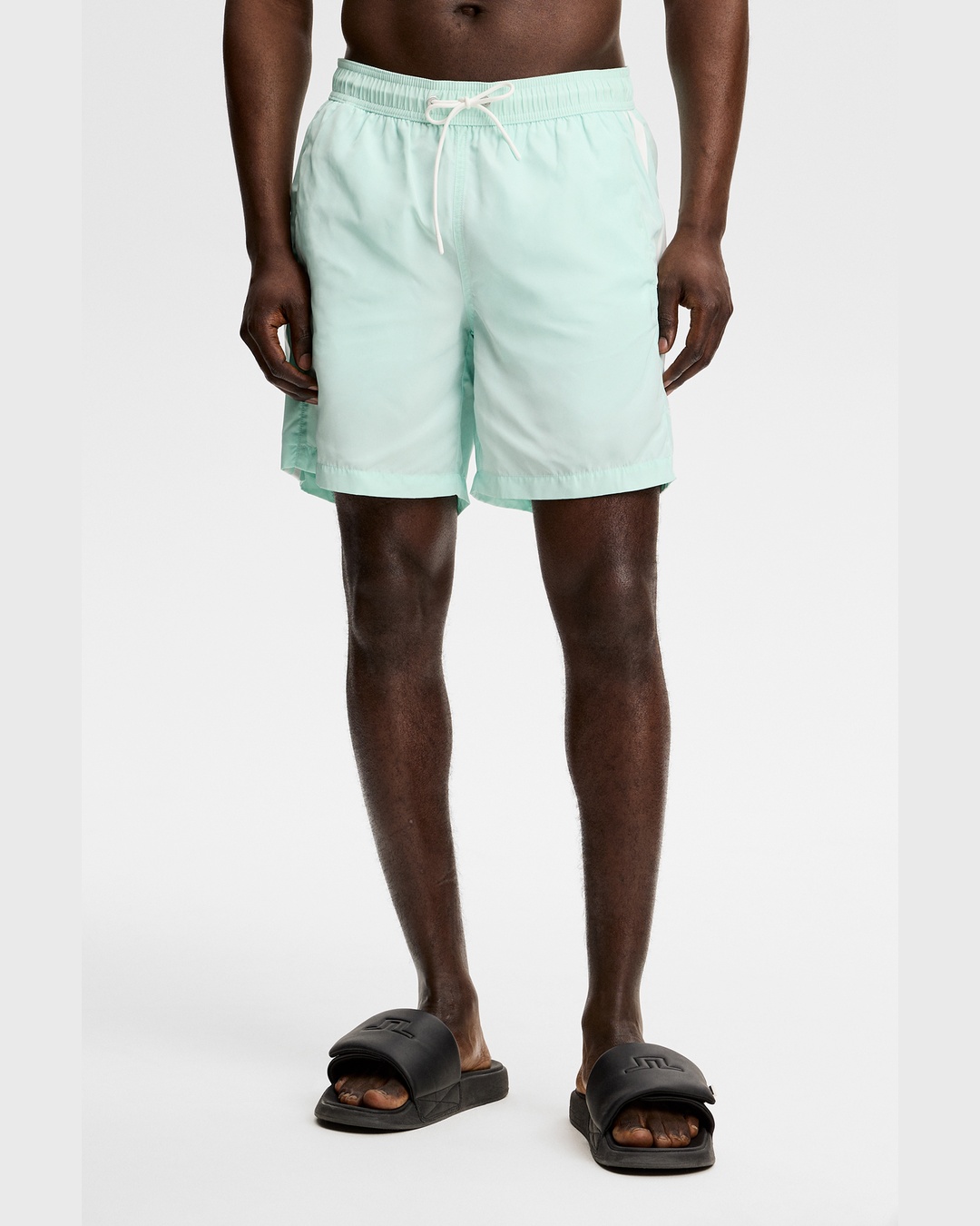 J.LINDEBERG（ジェイリンドバーグ）Delta Stripe Swim Shorts