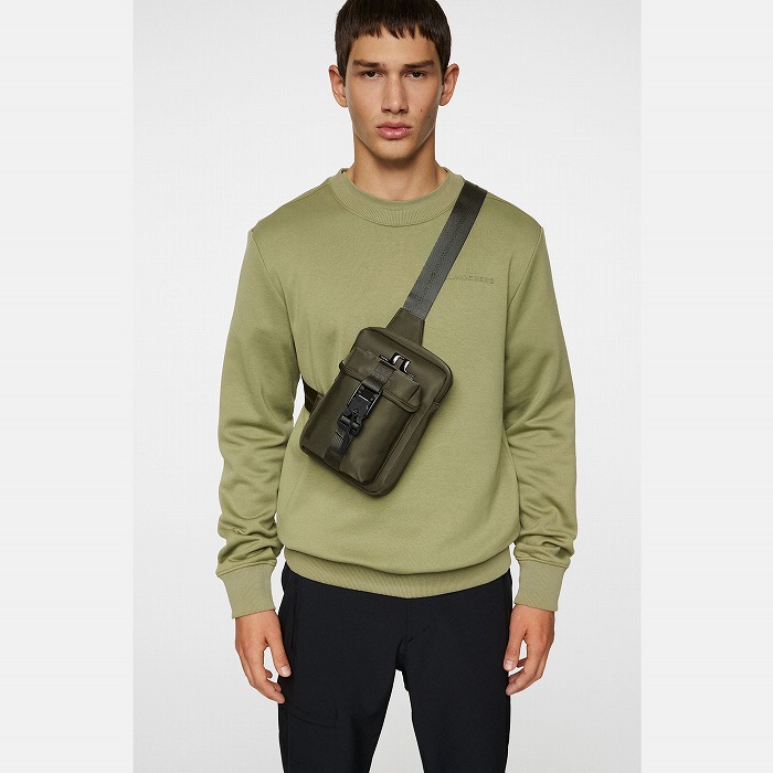 J.LINDEBERG（ジェイリンドバーグ）クロスショルダーバッグ