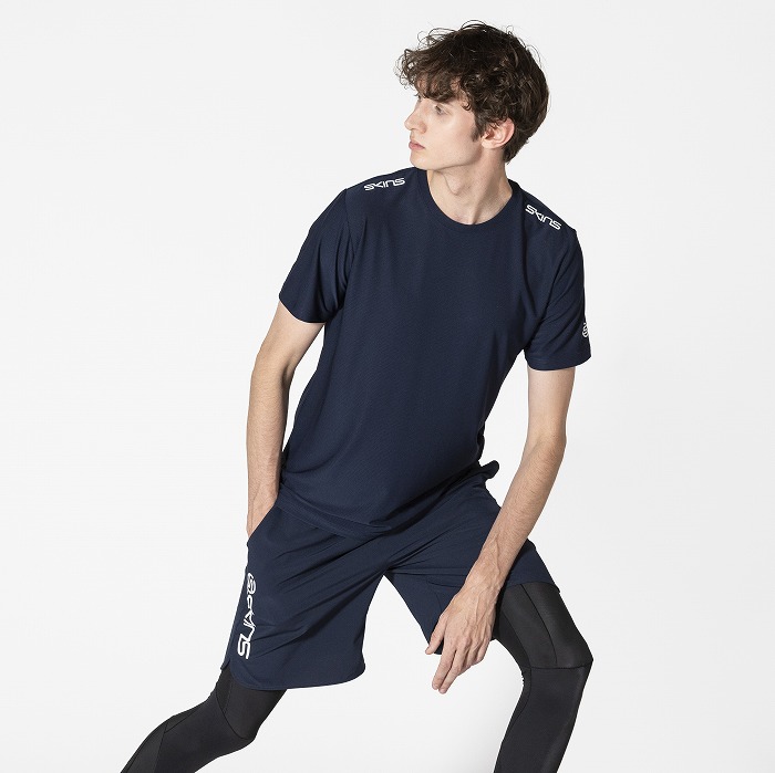 SKINS（スキンズ）アクティブウェア メッシュTシャツ